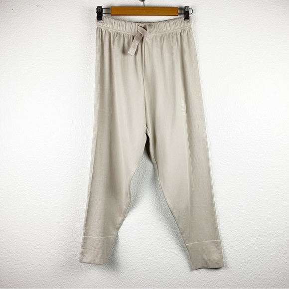 NWT Gymshark Pause Joggers in Pebble Gray Size XS - Picture 4 of 10